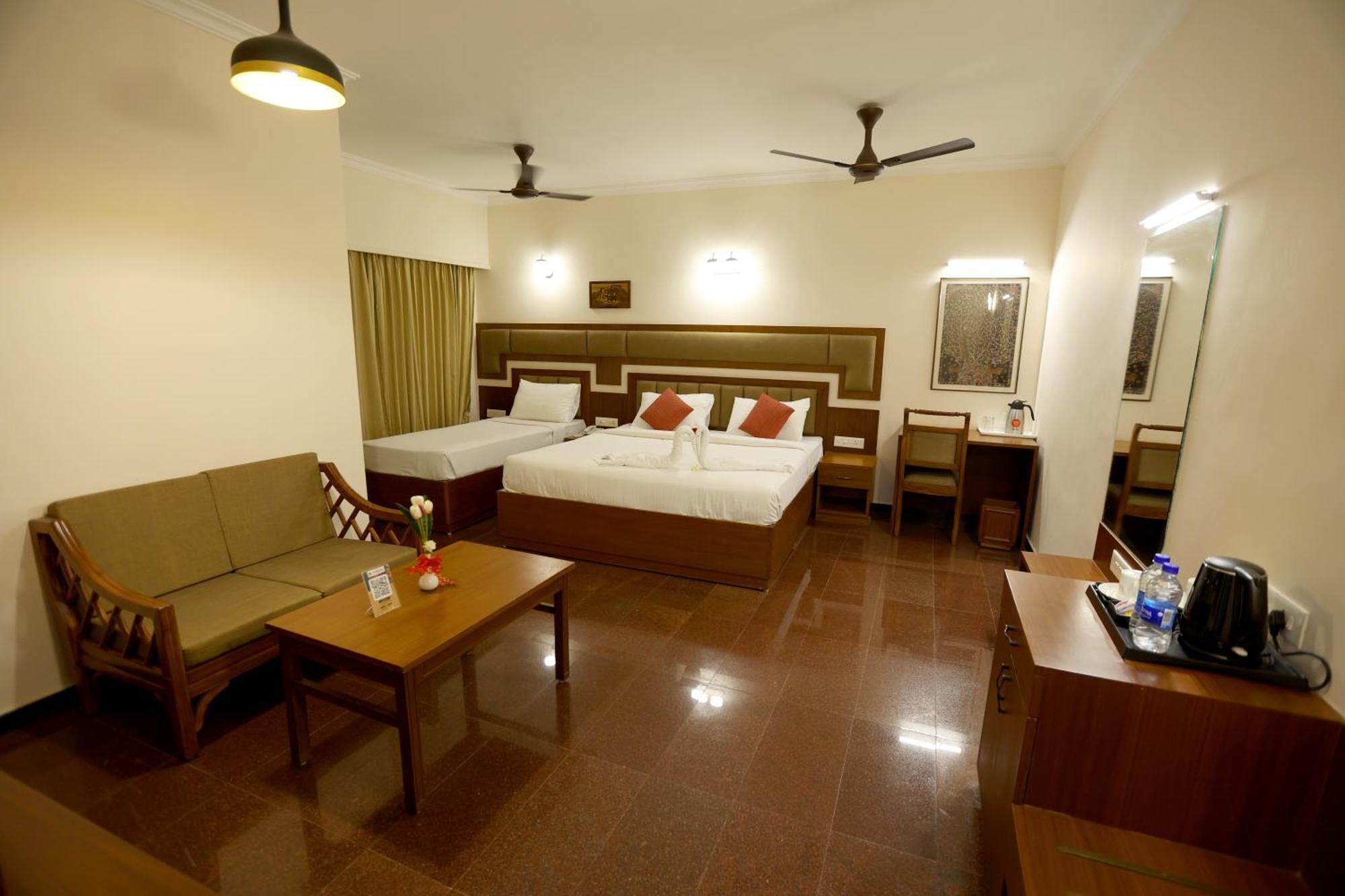 Hotel Breeze Residency Tiruchirappalli Exteriér fotografie